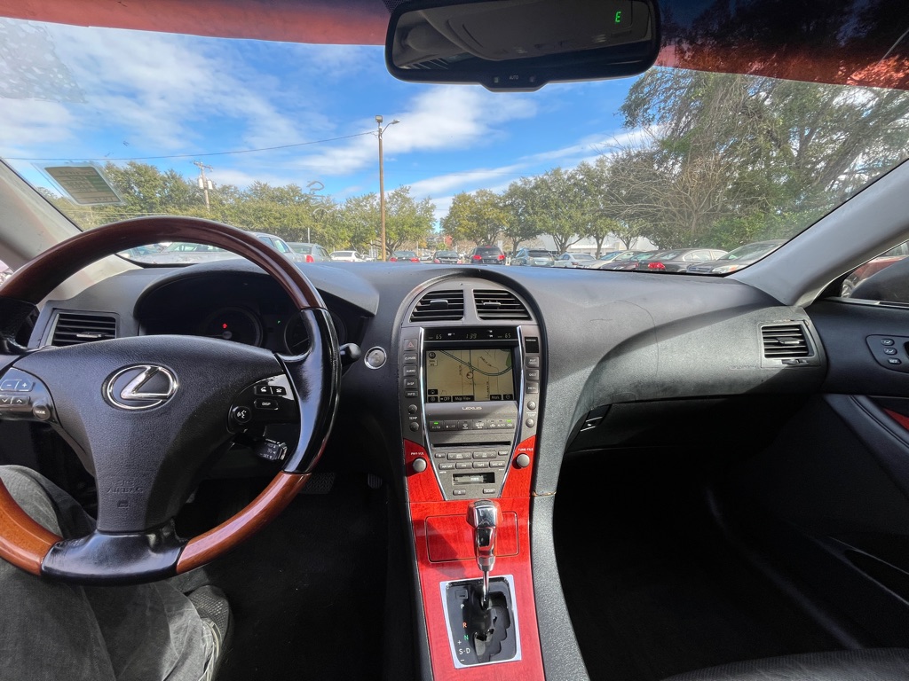 Photo 11 of this LEXUS ES