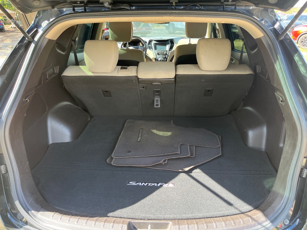 Photo 12 of this HYUNDAI SANTA FE SPORT