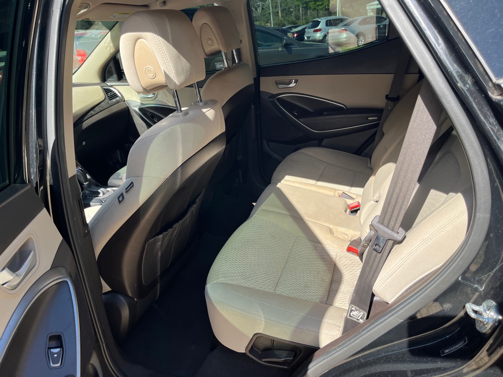 Photo 10 of this HYUNDAI SANTA FE SPORT