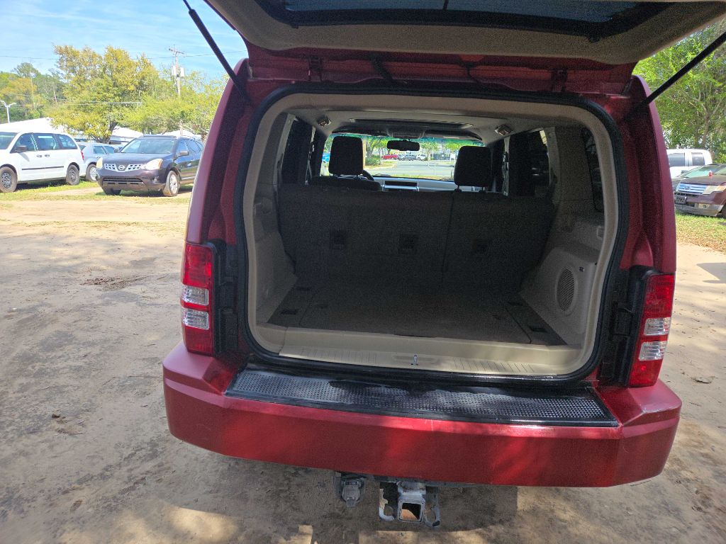 Photo 12 of this JEEP LIBERTY