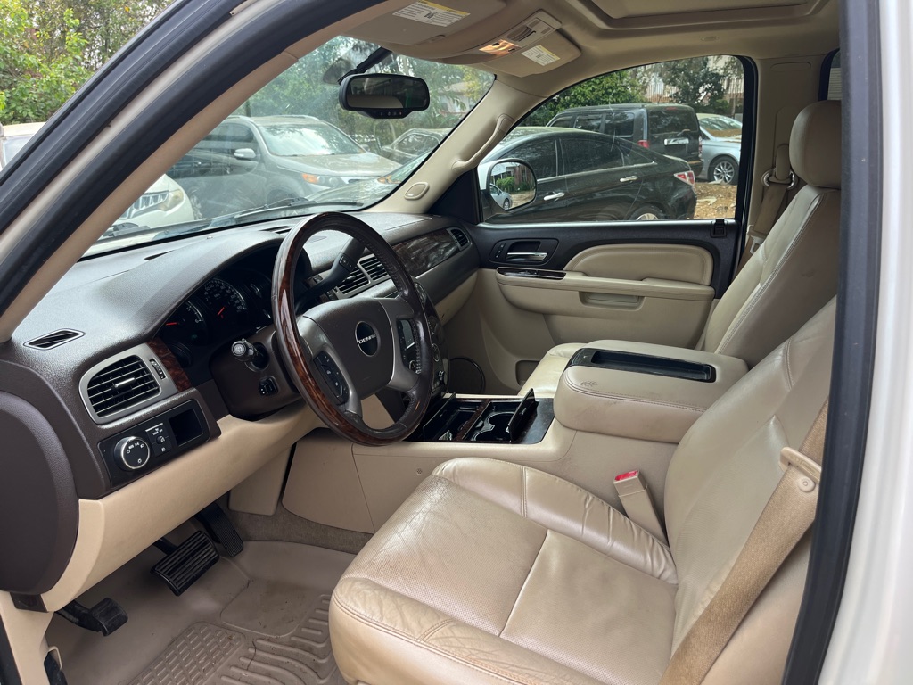 Photo 9 of this GMC YUKON XL