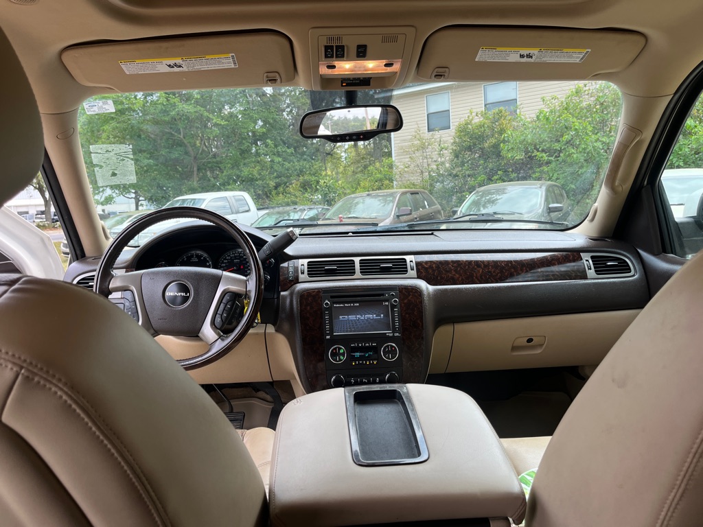 Photo 12 of this GMC YUKON XL