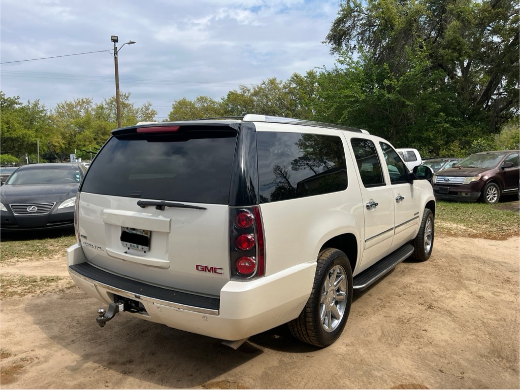 Photo 7 of this GMC YUKON XL