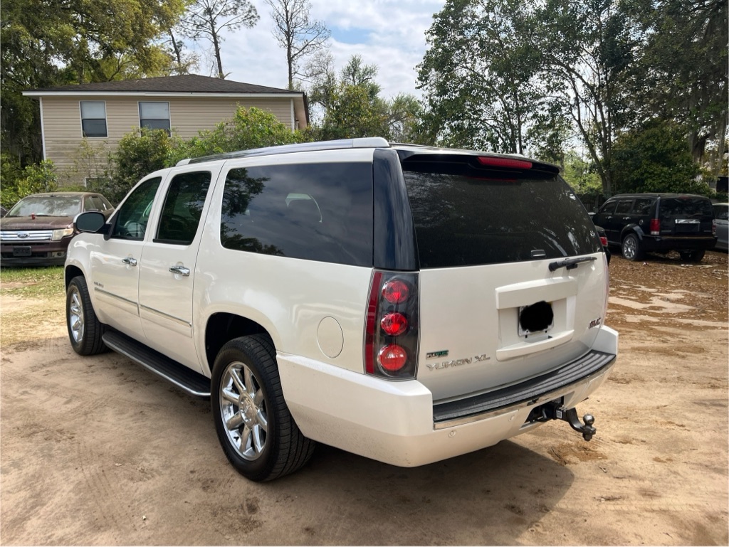 Photo 5 of this GMC YUKON XL