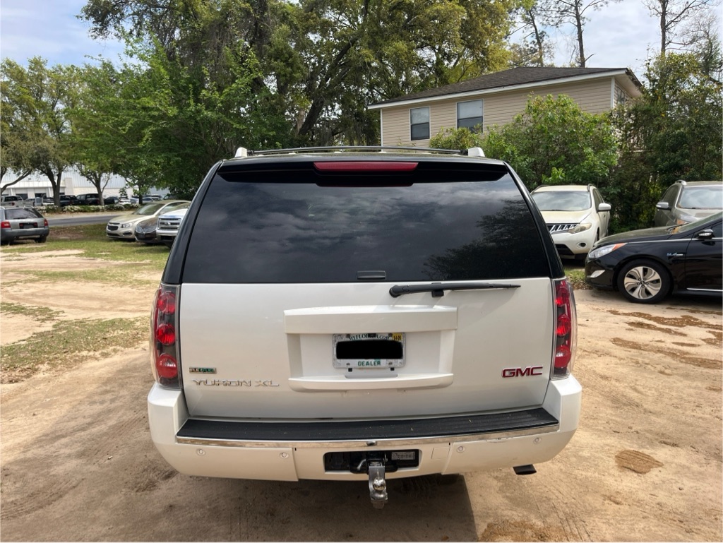 Photo 6 of this GMC YUKON XL