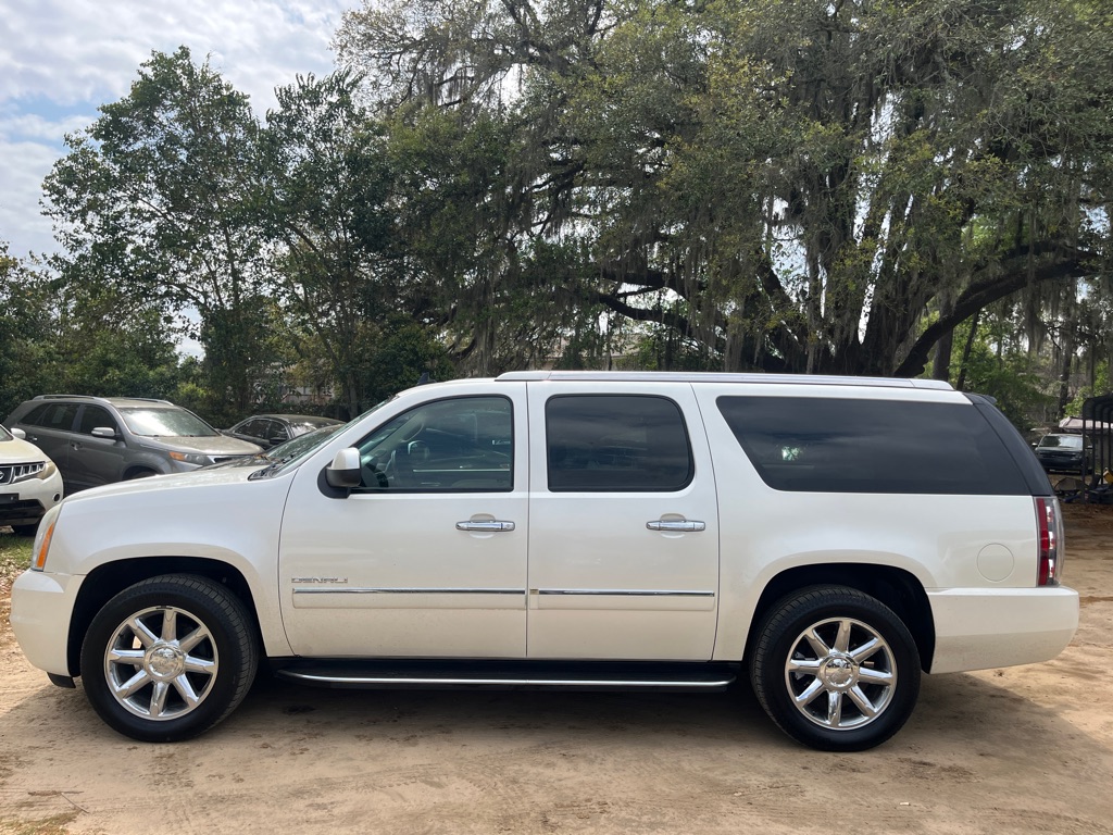 Photo 4 of this GMC YUKON XL