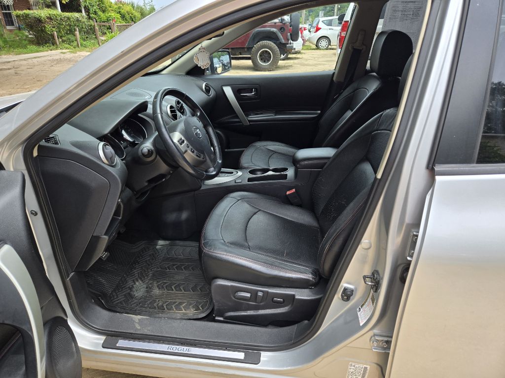 Photo 9 of this NISSAN ROGUE