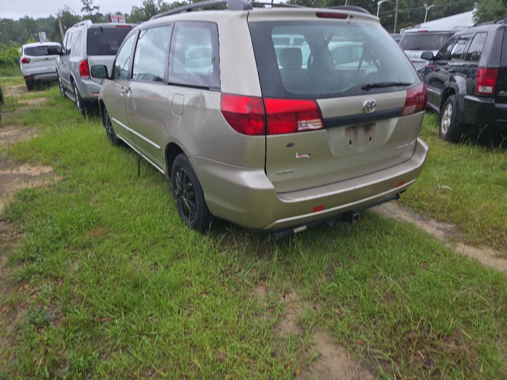 Photo 6 of this TOYOTA SIENNA
