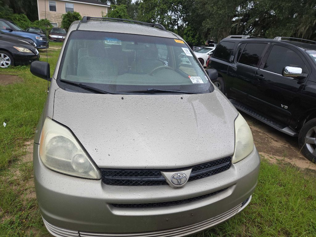 Photo 3 of this TOYOTA SIENNA