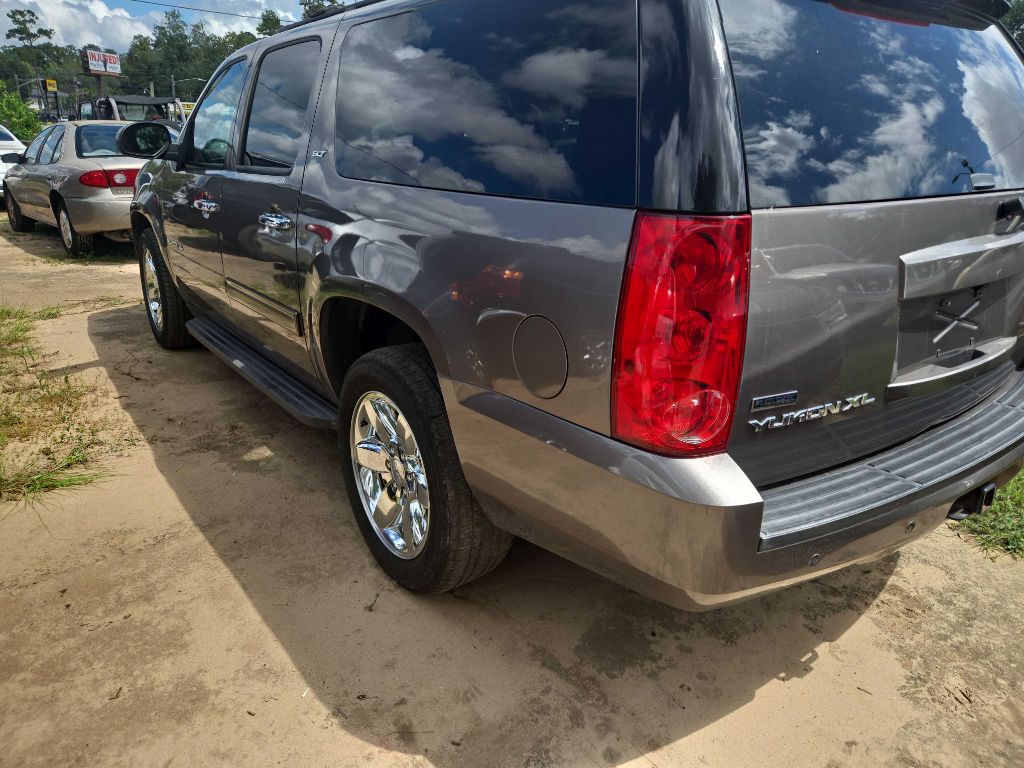 Photo 4 of this GMC YUKON XL