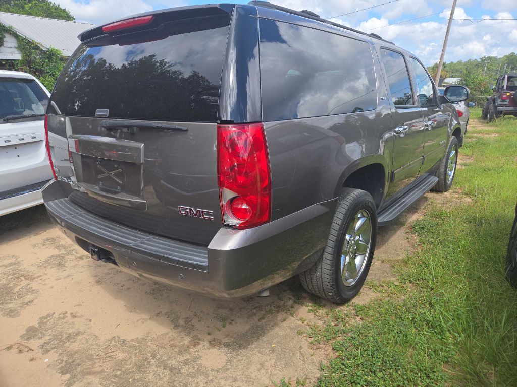 Photo 2 of this GMC YUKON XL