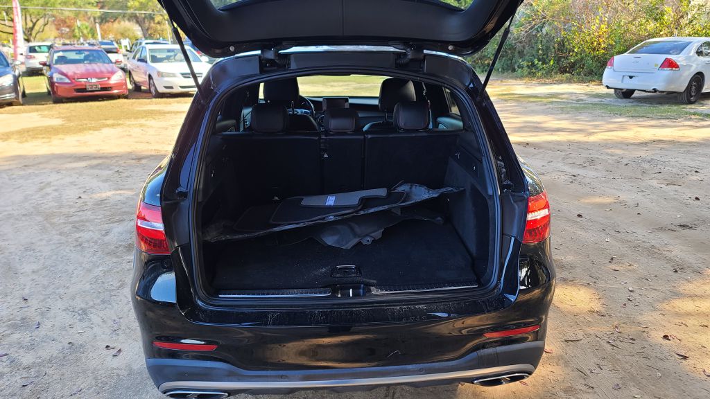 Photo 6 of this MERCEDES-BENZ GLC