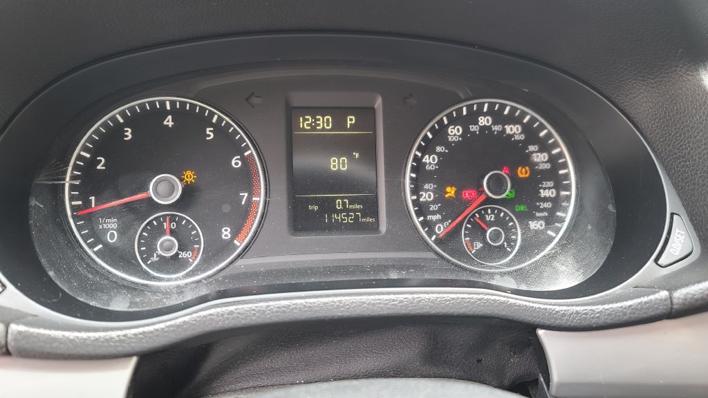 Photo 12 of this VOLKSWAGEN PASSAT
