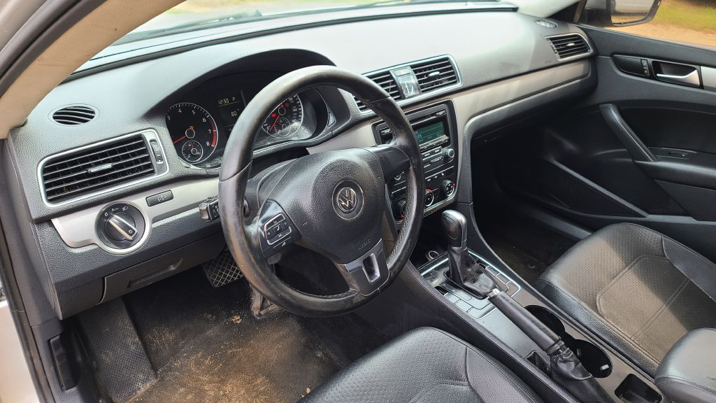 Photo 13 of this VOLKSWAGEN PASSAT