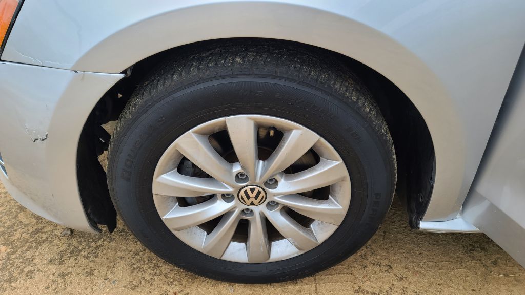 Photo 14 of this VOLKSWAGEN PASSAT