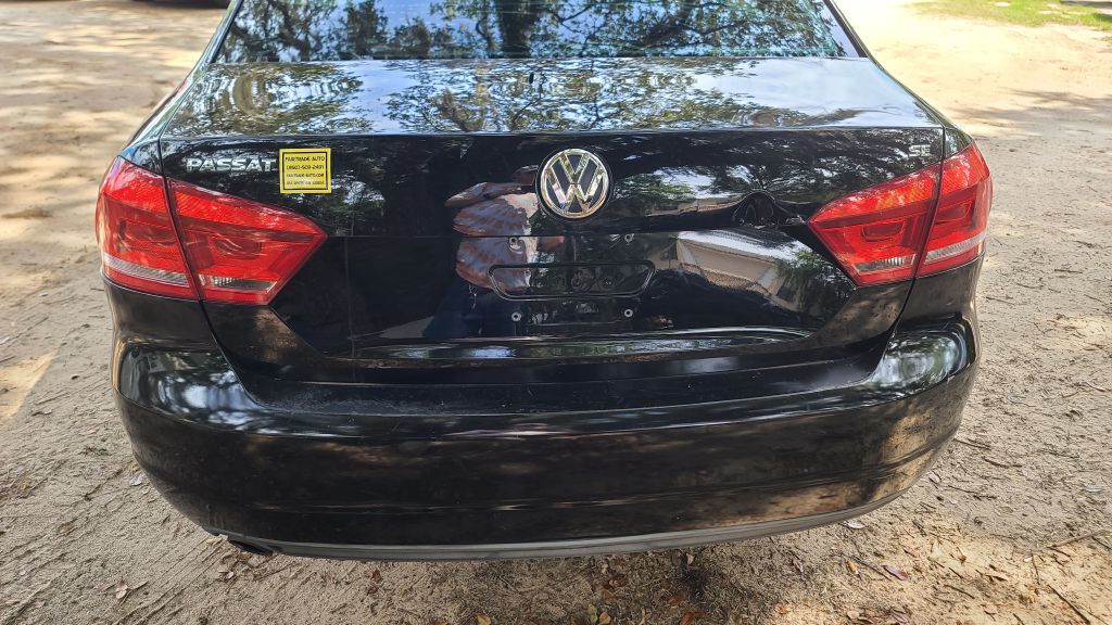 Photo 5 of this VOLKSWAGEN PASSAT
