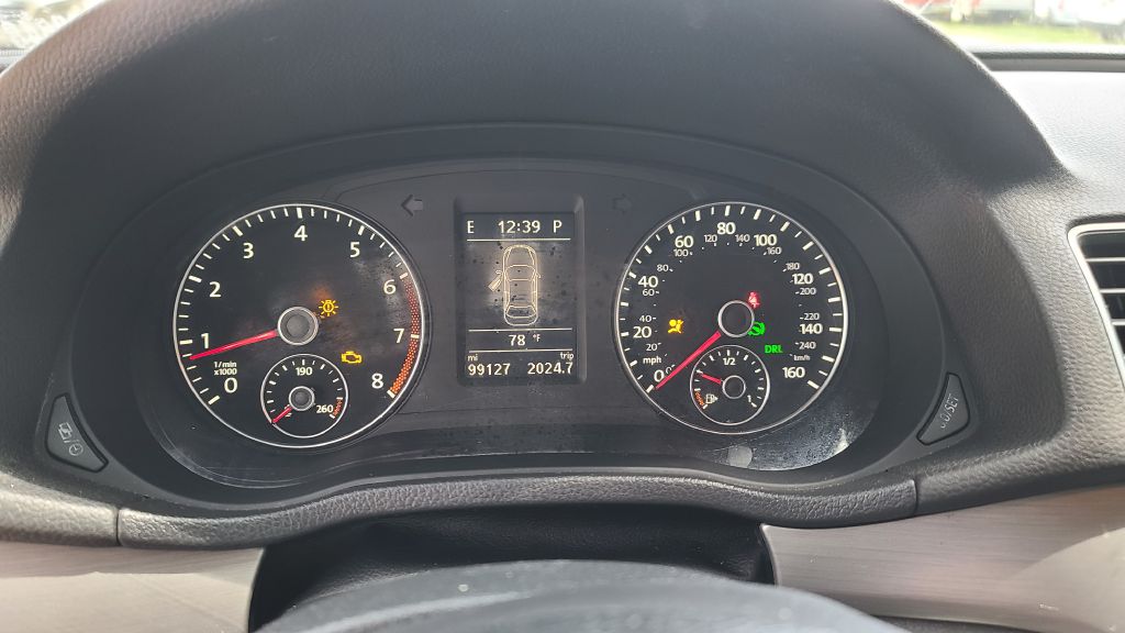 Photo 12 of this VOLKSWAGEN PASSAT