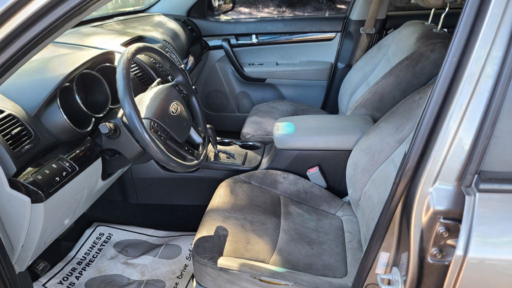 Photo 10 of this KIA SORENTO