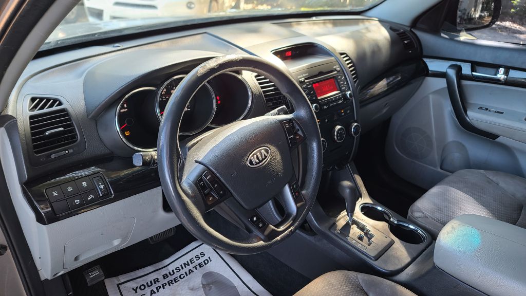 Photo 14 of this KIA SORENTO