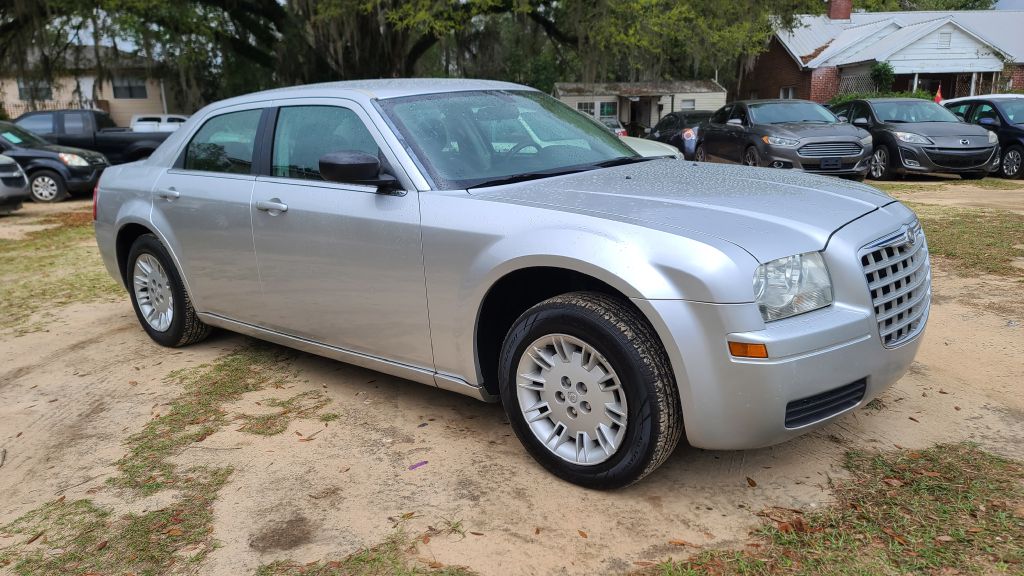 Photo 2 of this CHRYSLER 300