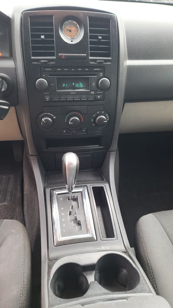Photo 11 of this CHRYSLER 300