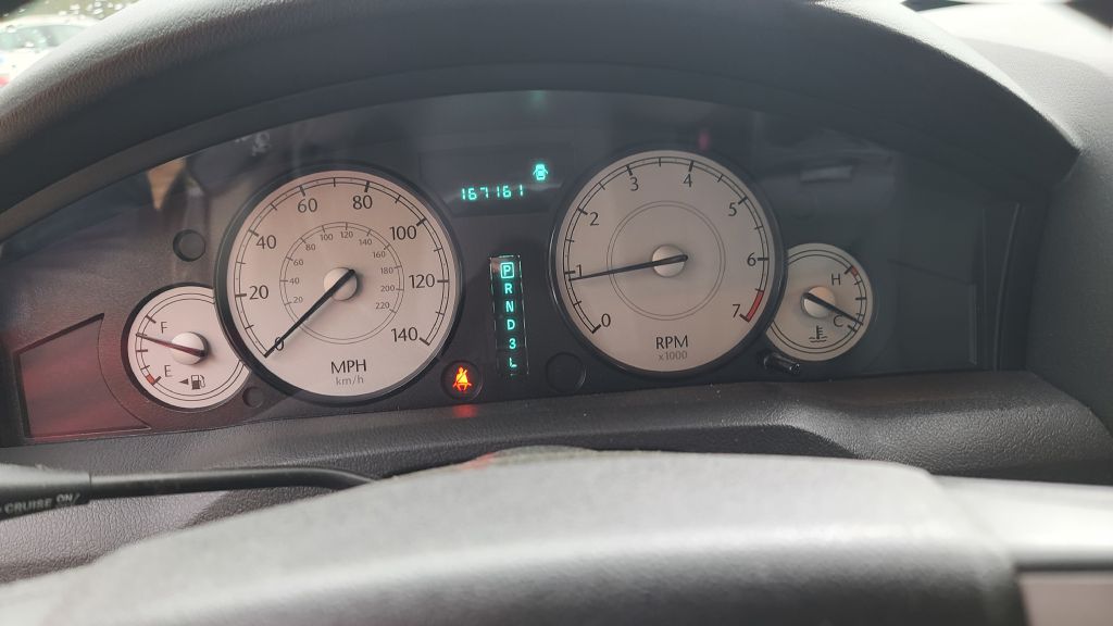 Photo 12 of this CHRYSLER 300