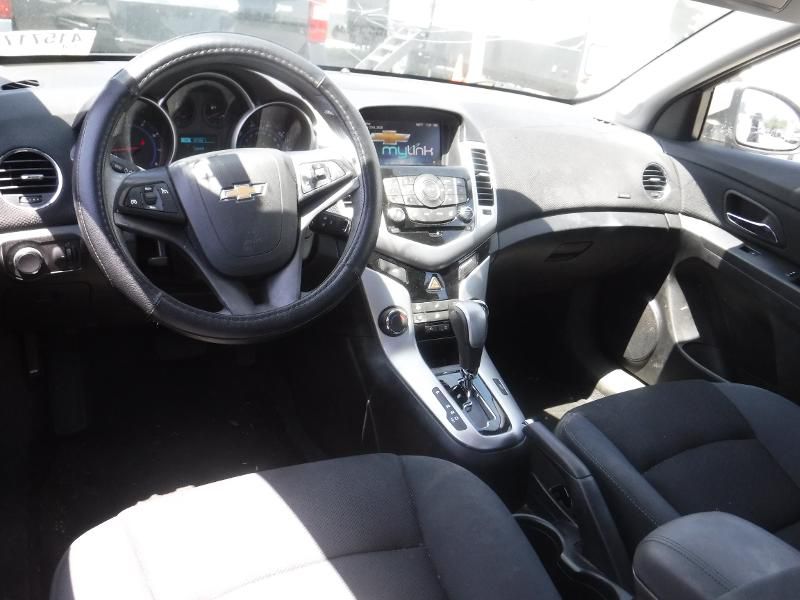 Photo 3 of this CHEVROLET CRUZE