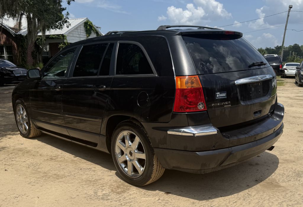 Photo 3 of this CHRYSLER PACIFICA