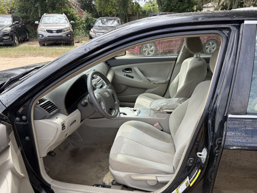 Photo 9 of this TOYOTA CAMRY