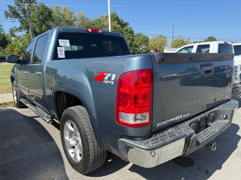 Photo 3 of this GMC SIERRA