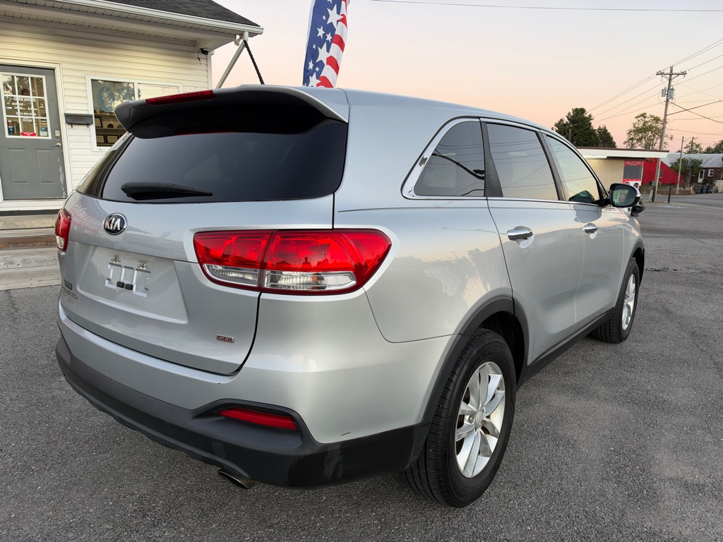 Photo 4 of this KIA SORENTO