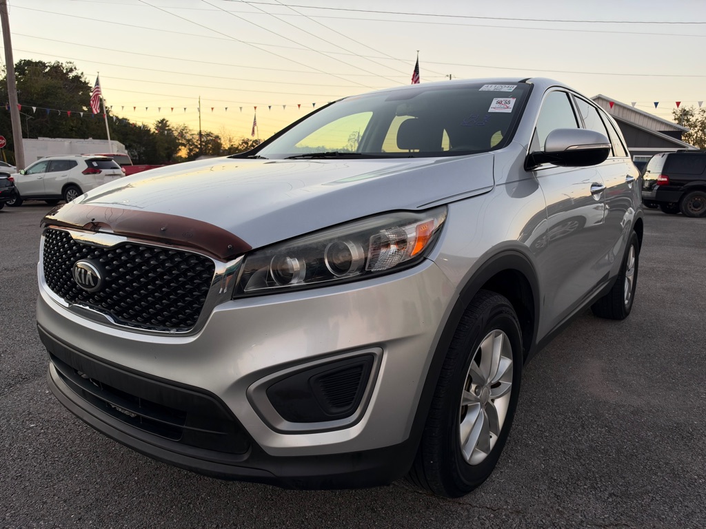 Photo 2 of this KIA SORENTO