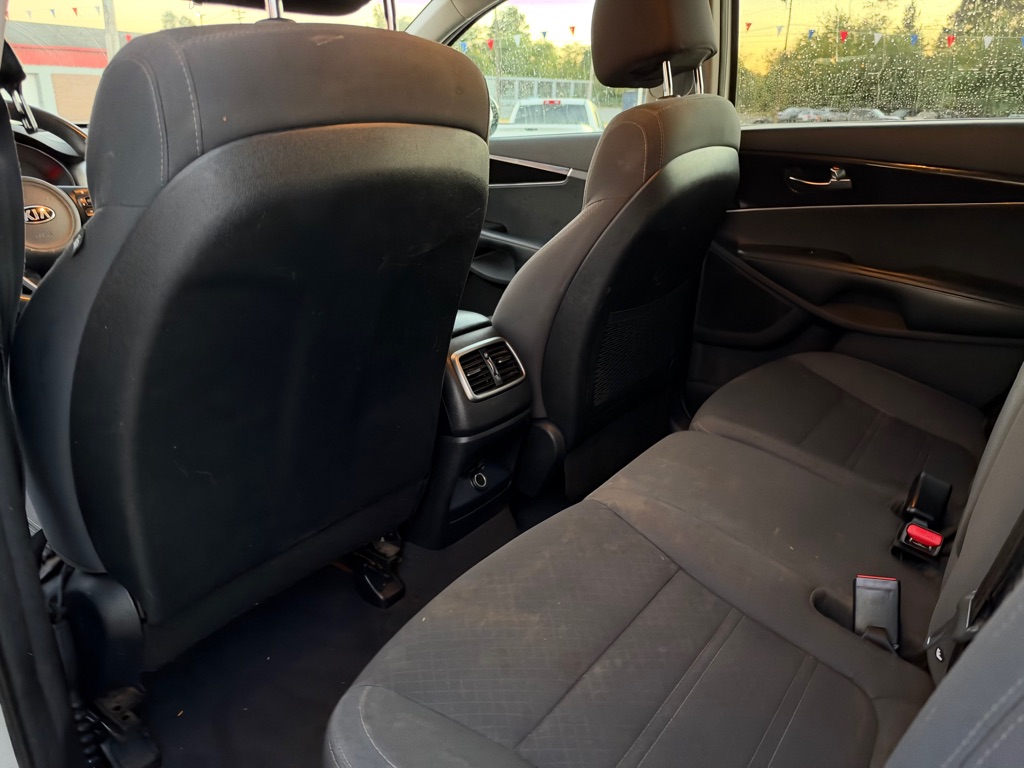 Photo 7 of this KIA SORENTO