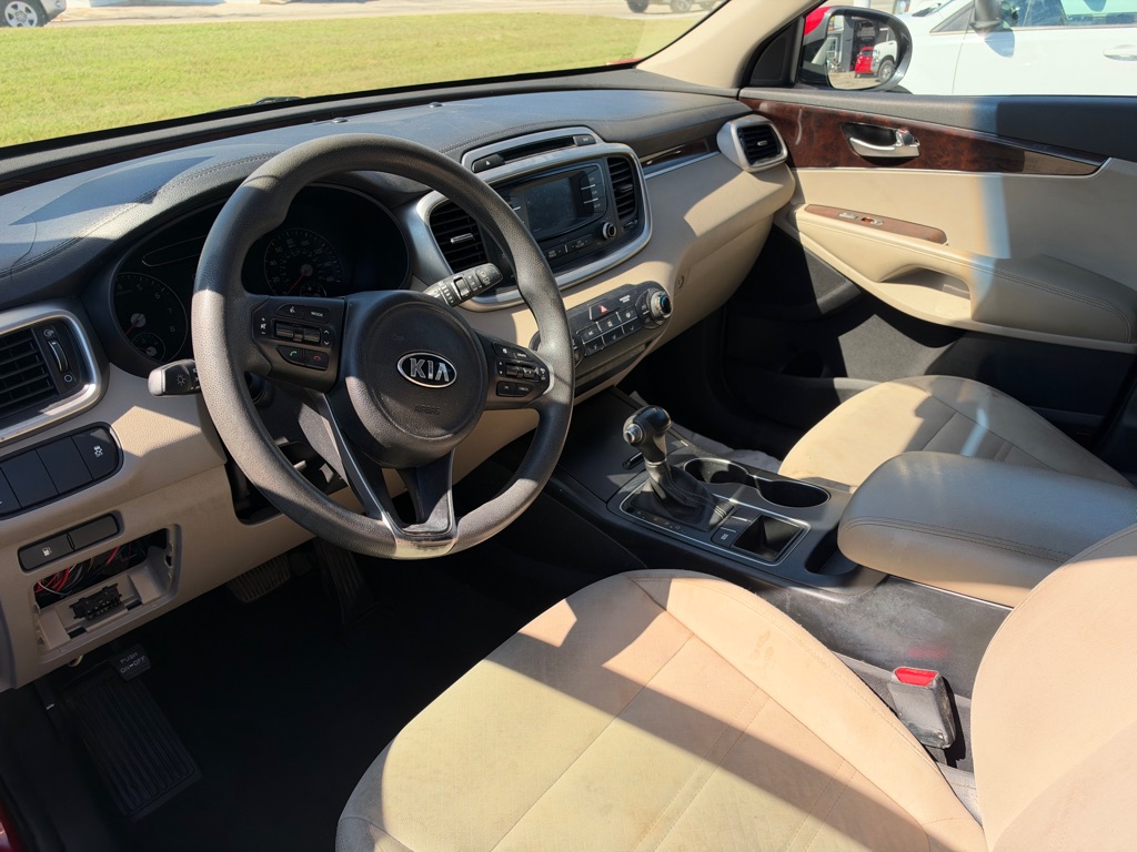 Photo 14 of this KIA SORENTO