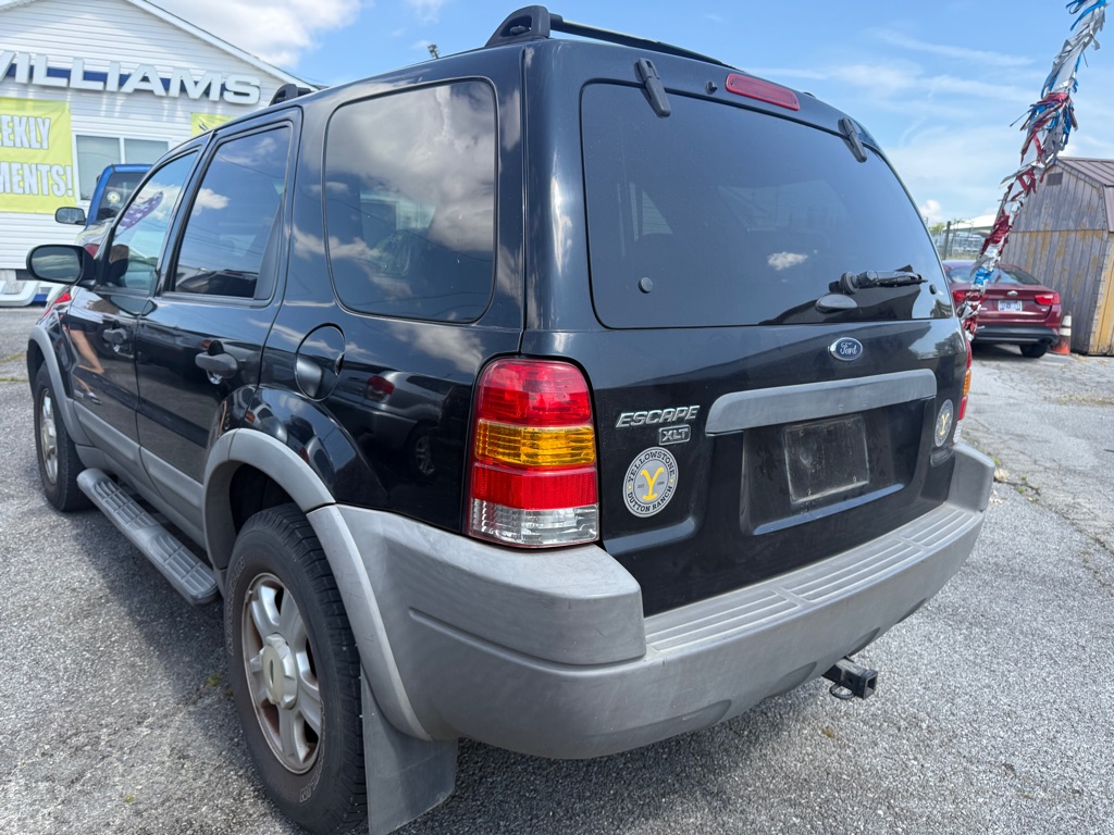 Photo 4 of this FORD ESCAPE