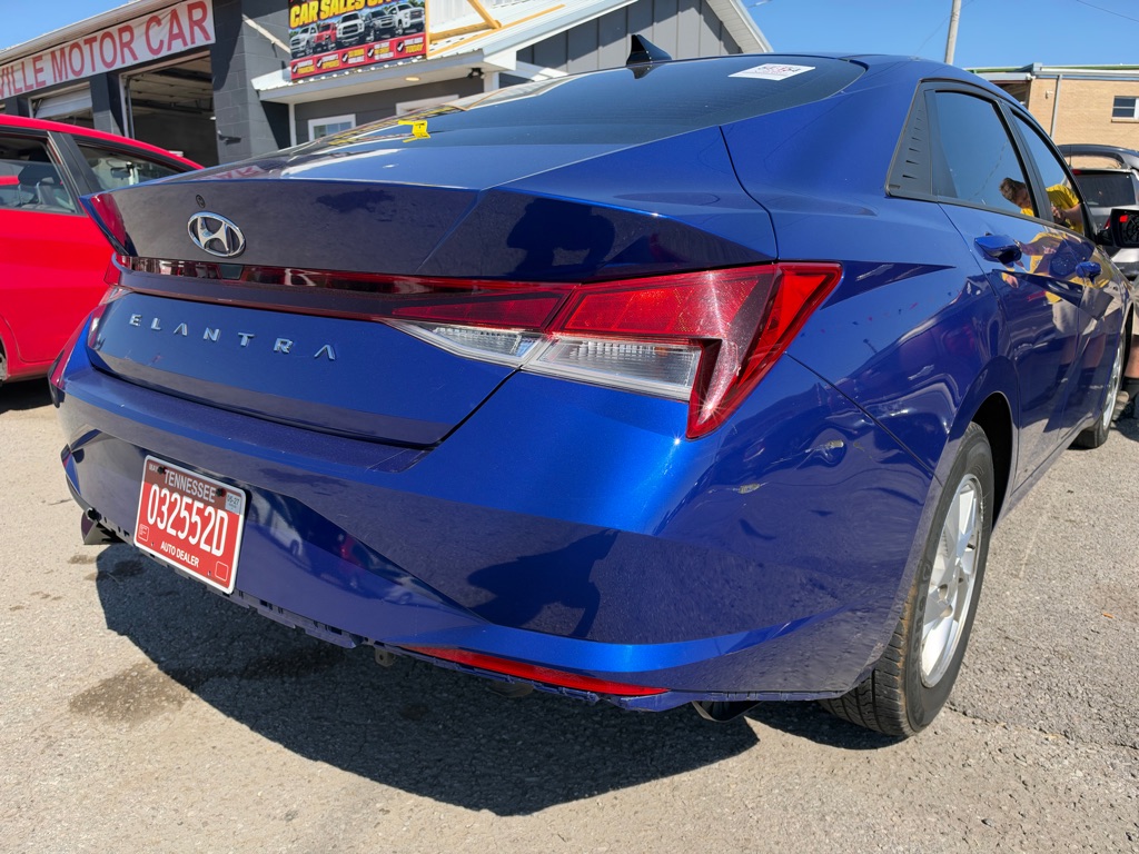 Photo 4 of this HYUNDAI ELANTRA