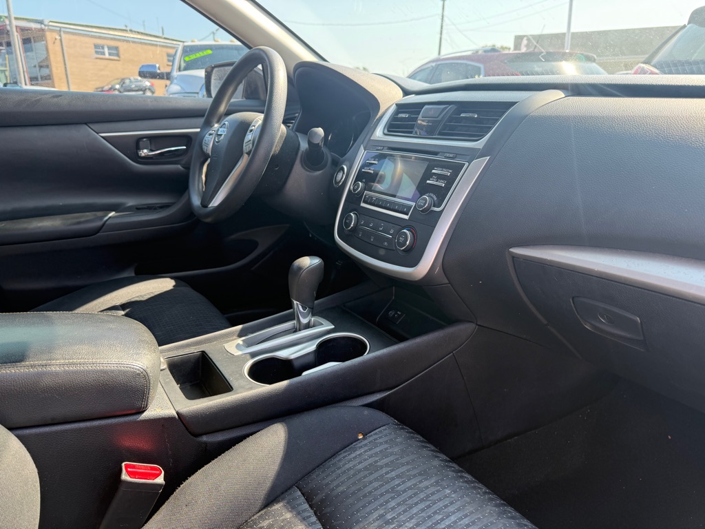 Photo 8 of this NISSAN ALTIMA