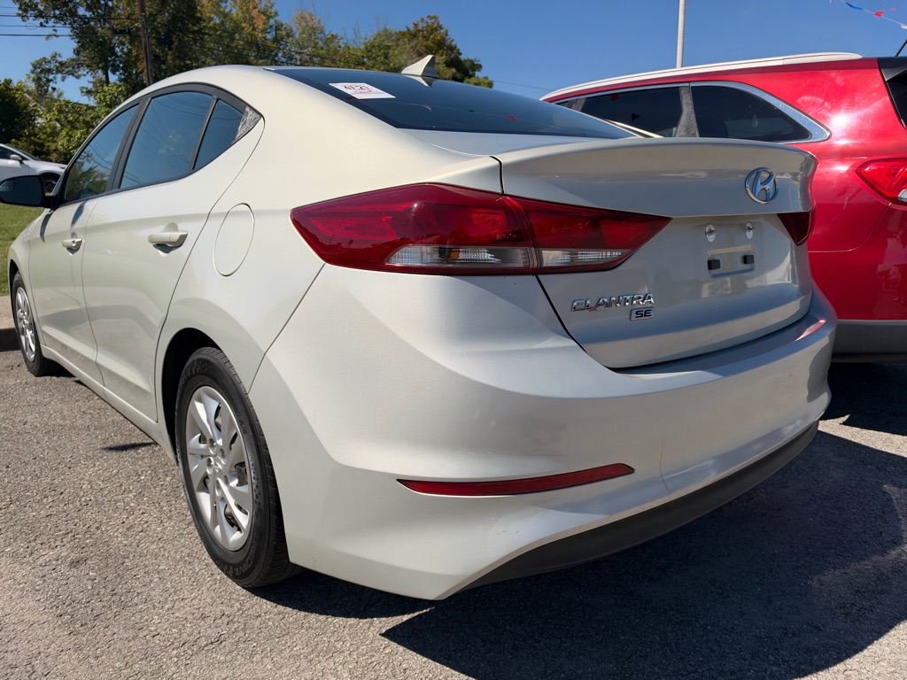 Photo 3 of this HYUNDAI ELANTRA