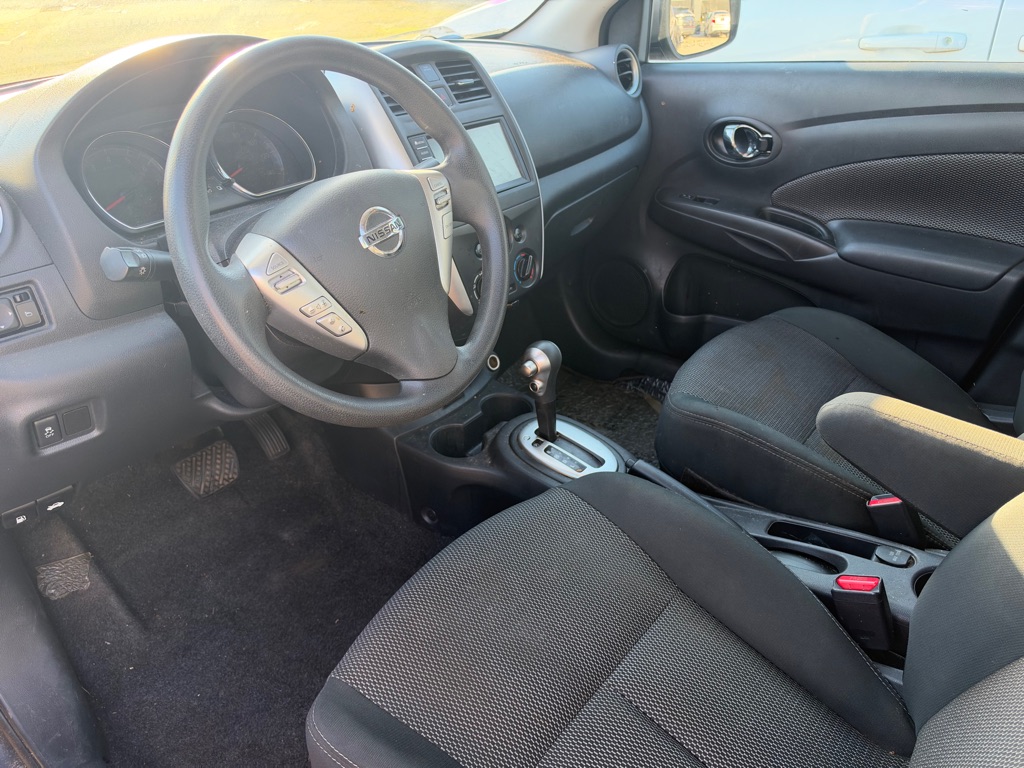 Photo 4 of this NISSAN VERSA