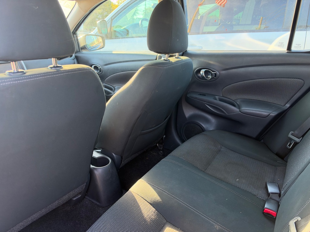 Photo 5 of this NISSAN VERSA