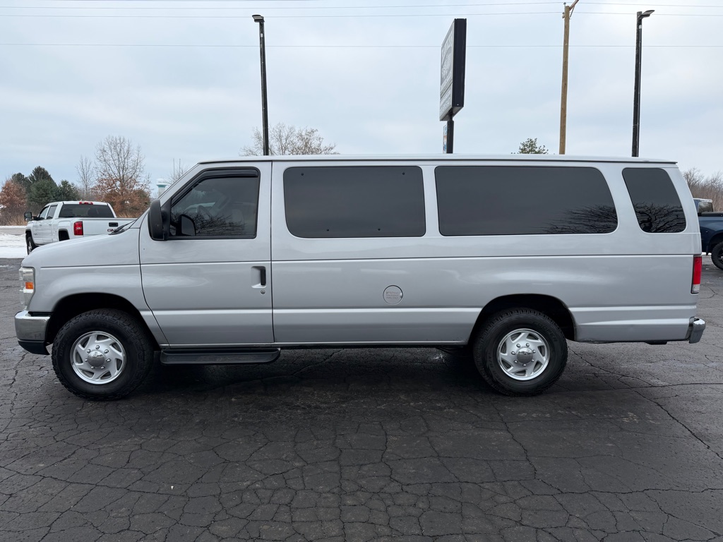 2013 Ford E-Series Econoline Van Commercial's photo