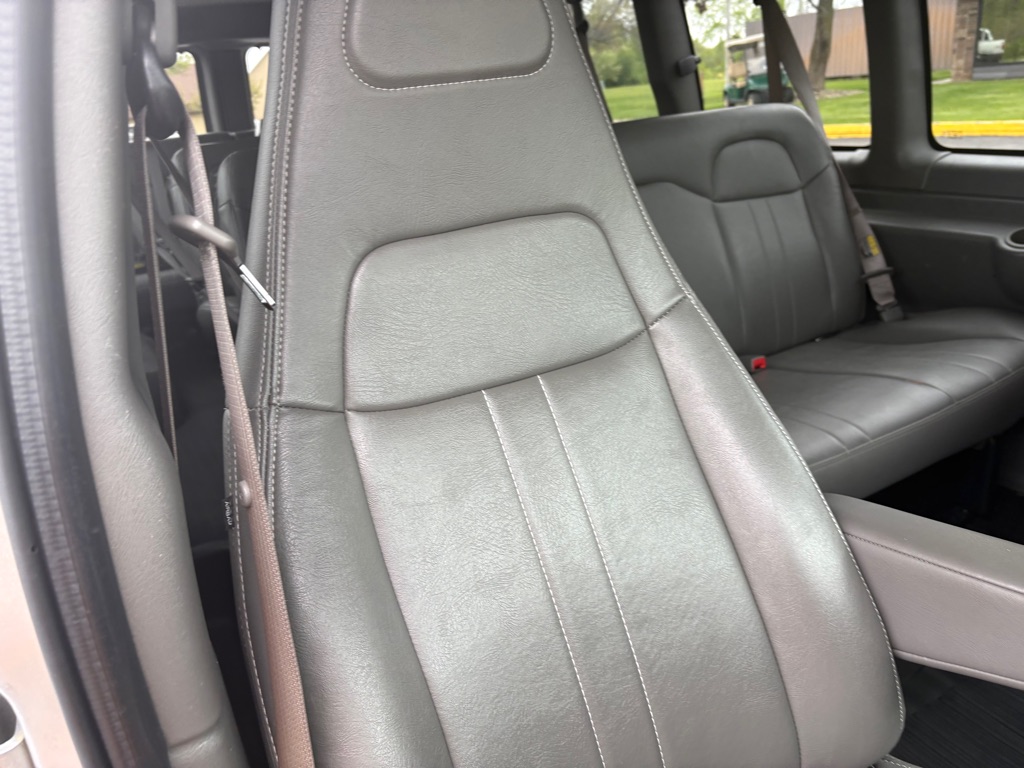 2017 Chevrolet Express Passenger LS - Photo 15