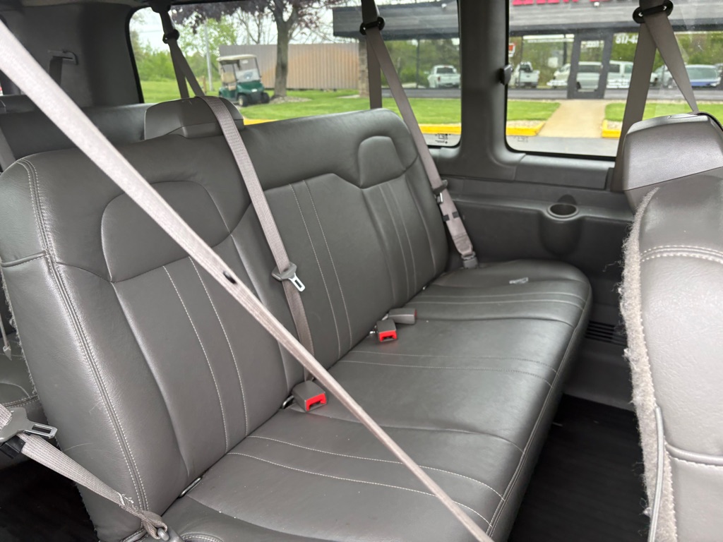 2017 Chevrolet Express Passenger LS - Photo 18