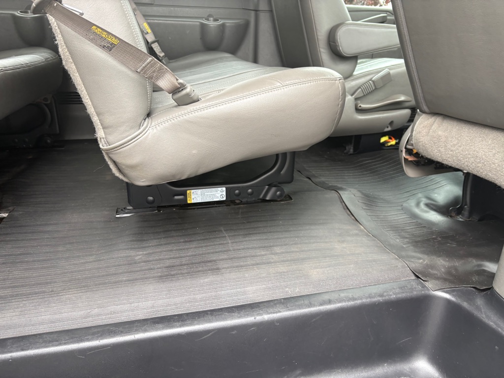 2017 Chevrolet Express Passenger LS - Photo 22