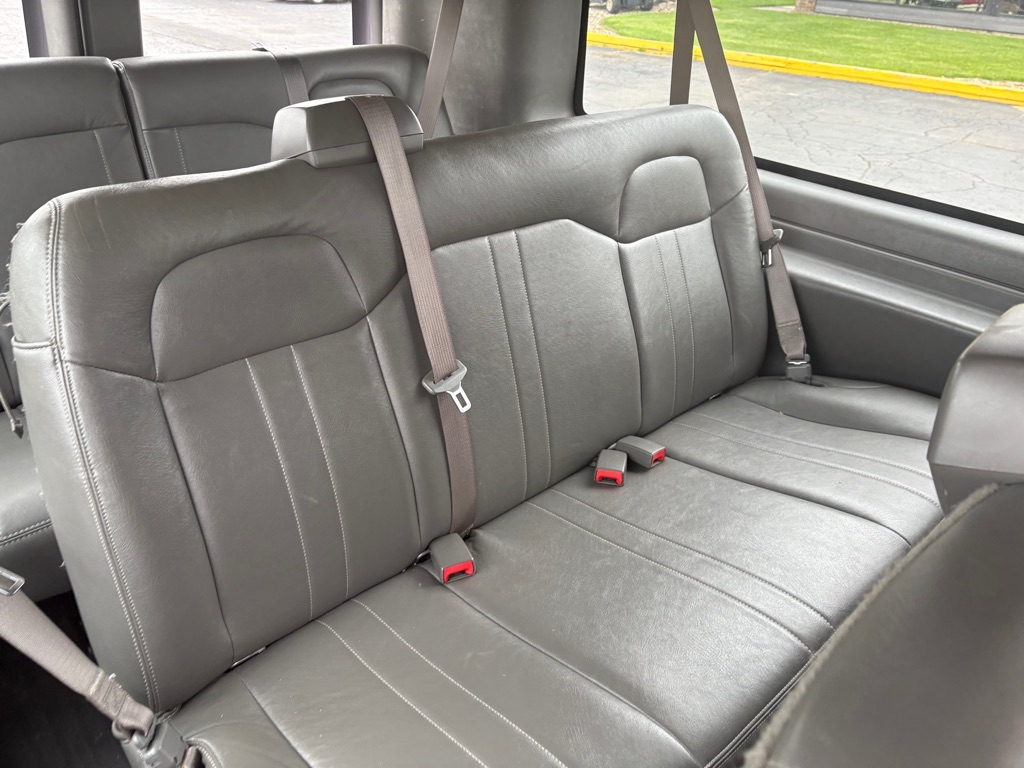 2017 Chevrolet Express Passenger LS - Photo 19