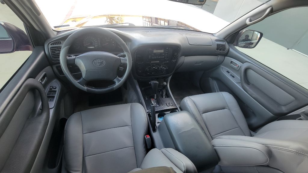 Photo 16 of this TOYOTA LAND CRUISER