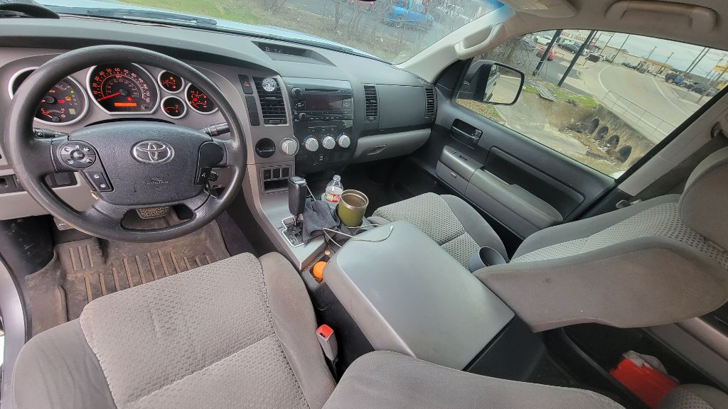 Photo 8 of this TOYOTA TUNDRA