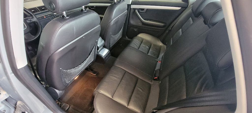 Photo 11 of this AUDI A4