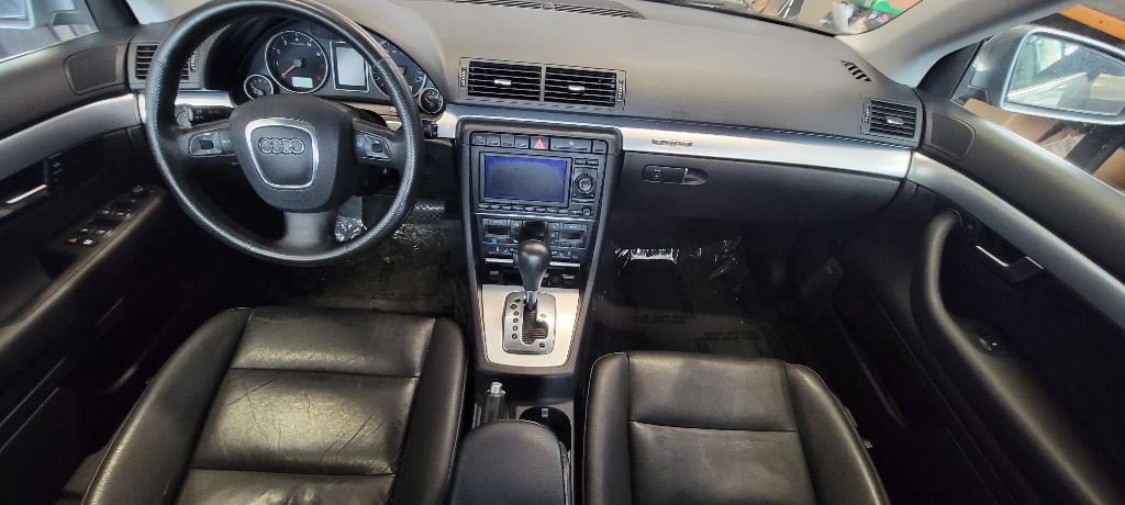 Photo 10 of this AUDI A4