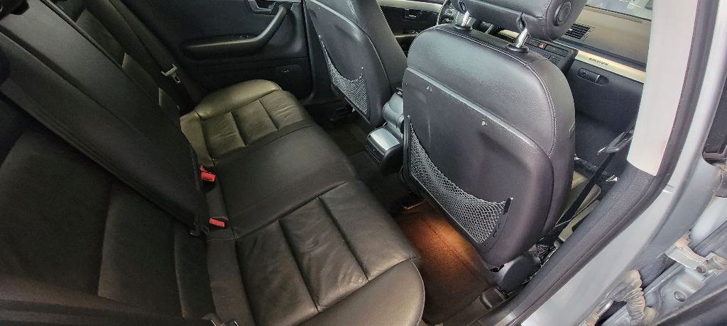 Photo 12 of this AUDI A4